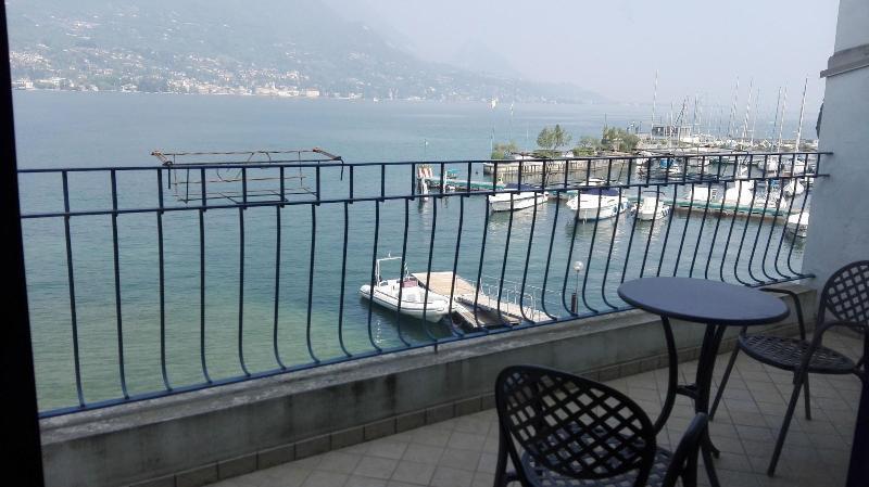 Bella Hotel & Restaurant With Private Dock For Mooring Boats San Felice del Benaco Dış mekan fotoğraf