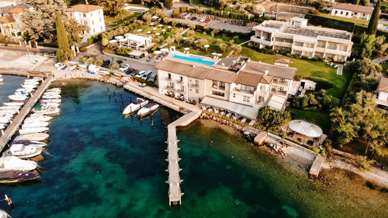 Bella Hotel & Restaurant With Private Dock For Mooring Boats San Felice del Benaco Dış mekan fotoğraf